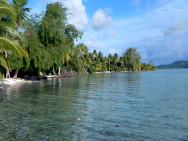 En conoe dans le lagon de Tahaa
